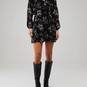 ASTR Floral Long Sleeve Dress